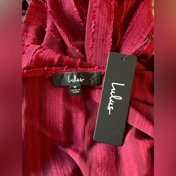 👗Lulu’s Spread the Cheer Wine Red Textured Square Neck Long Sleeve Top, size M - Picture 5 of 10